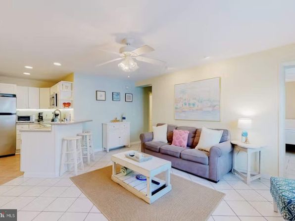 100 Van Dyke Ave #107