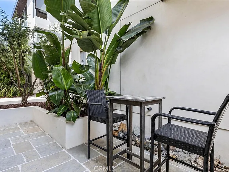 726 Loma Dr — Photo 38