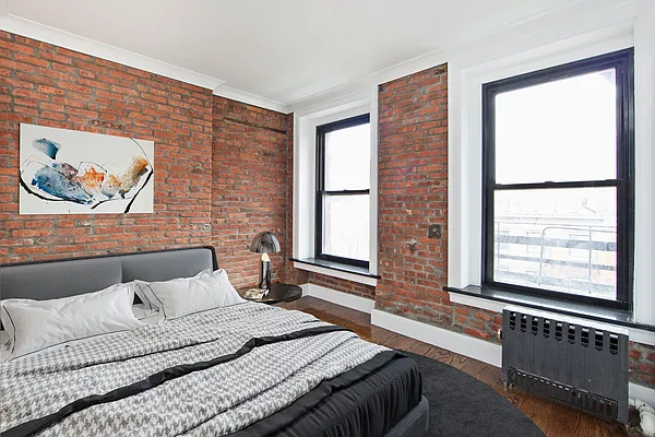 Rented by R New York | media 9