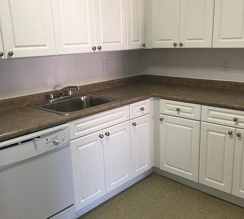 3rd image of 1 White Plains Rd #55E