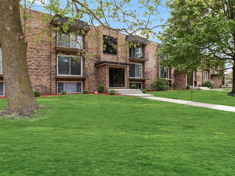 Matteson Blu — Photo 2