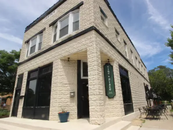 416 W Virginia St #B, Crystal Lake, IL 60014