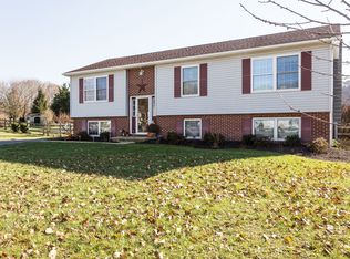804 W 6th Ave, Parkesburg, PA 19365