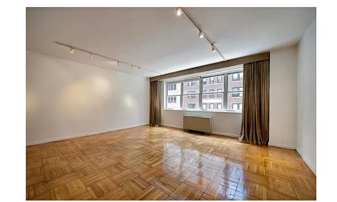 Rented by Bizzarro Agency | media 10