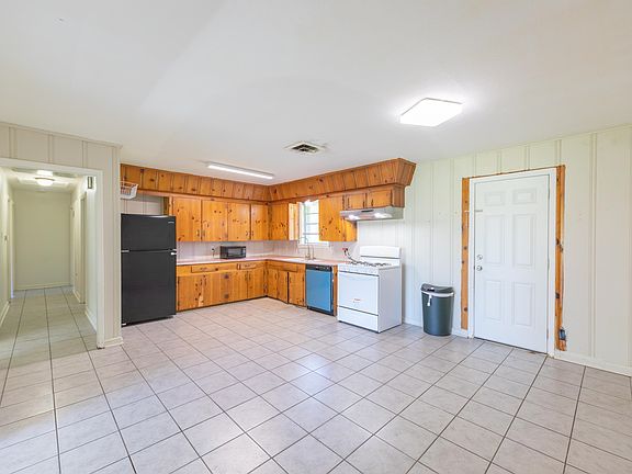 5th image of 709 Sundale Dr