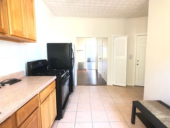 4th image of 247 21st St APT 3