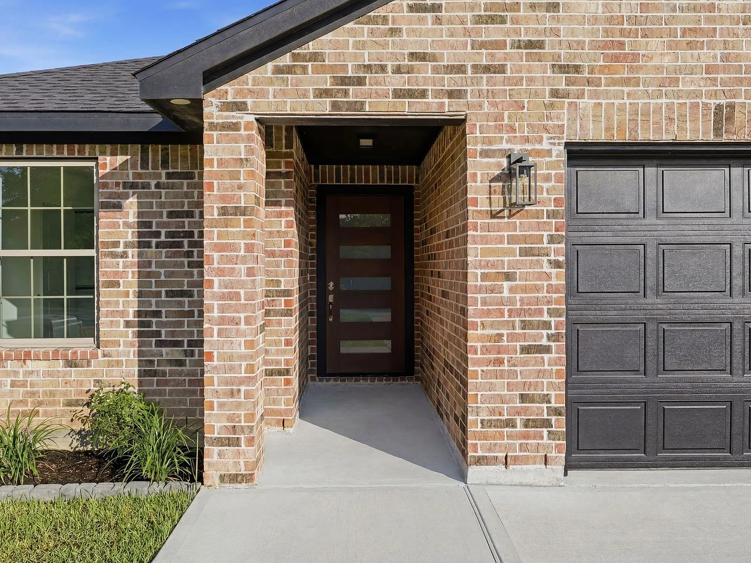 4 bed, 2.0 bath, 1638 sqft, $2,000 — Photo 4