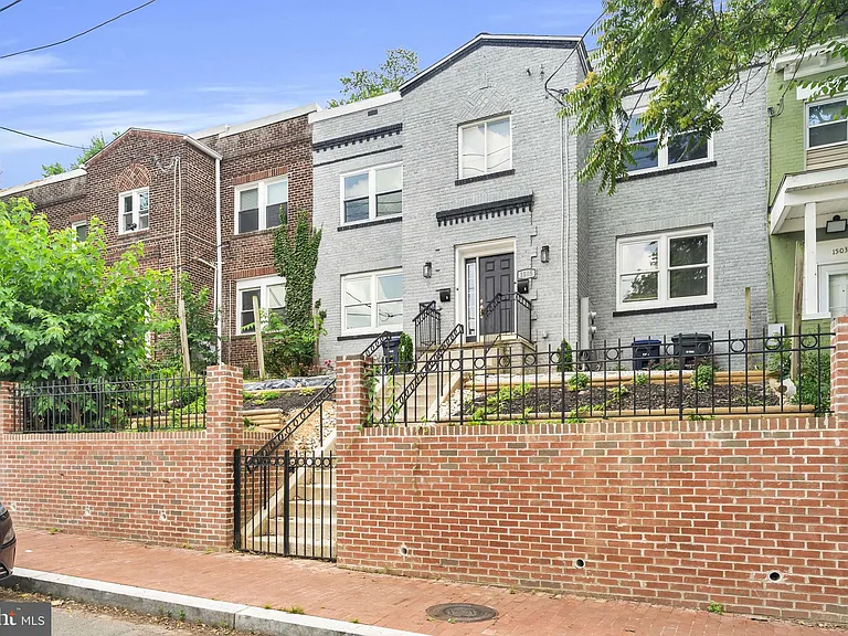 1505 W St SE #1 — Photo 22