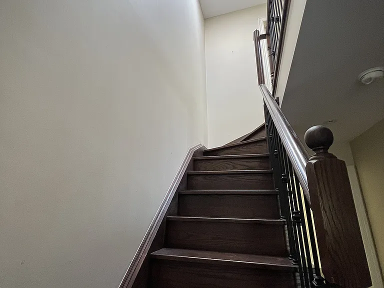 216B Finch Ave W — Photo 20