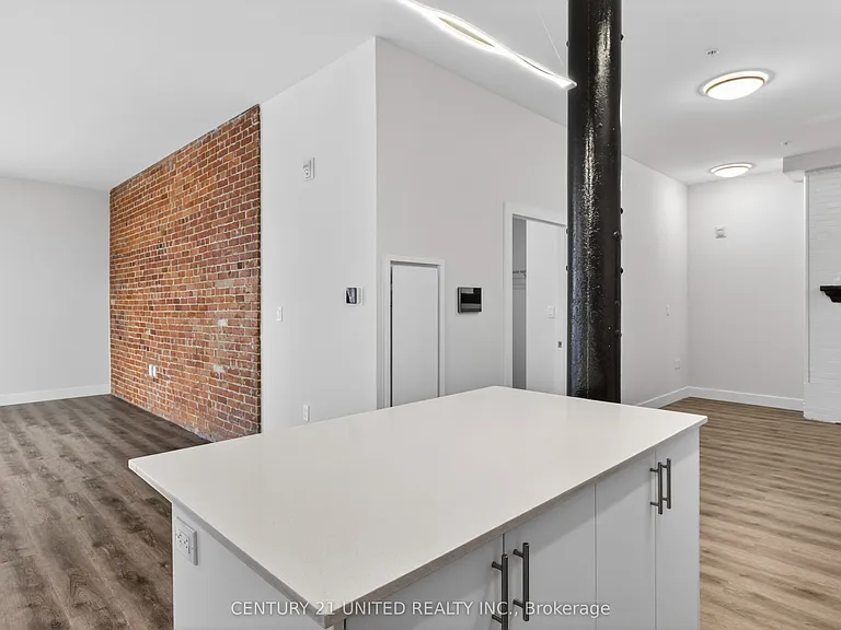475 George St N #202 — Photo 8