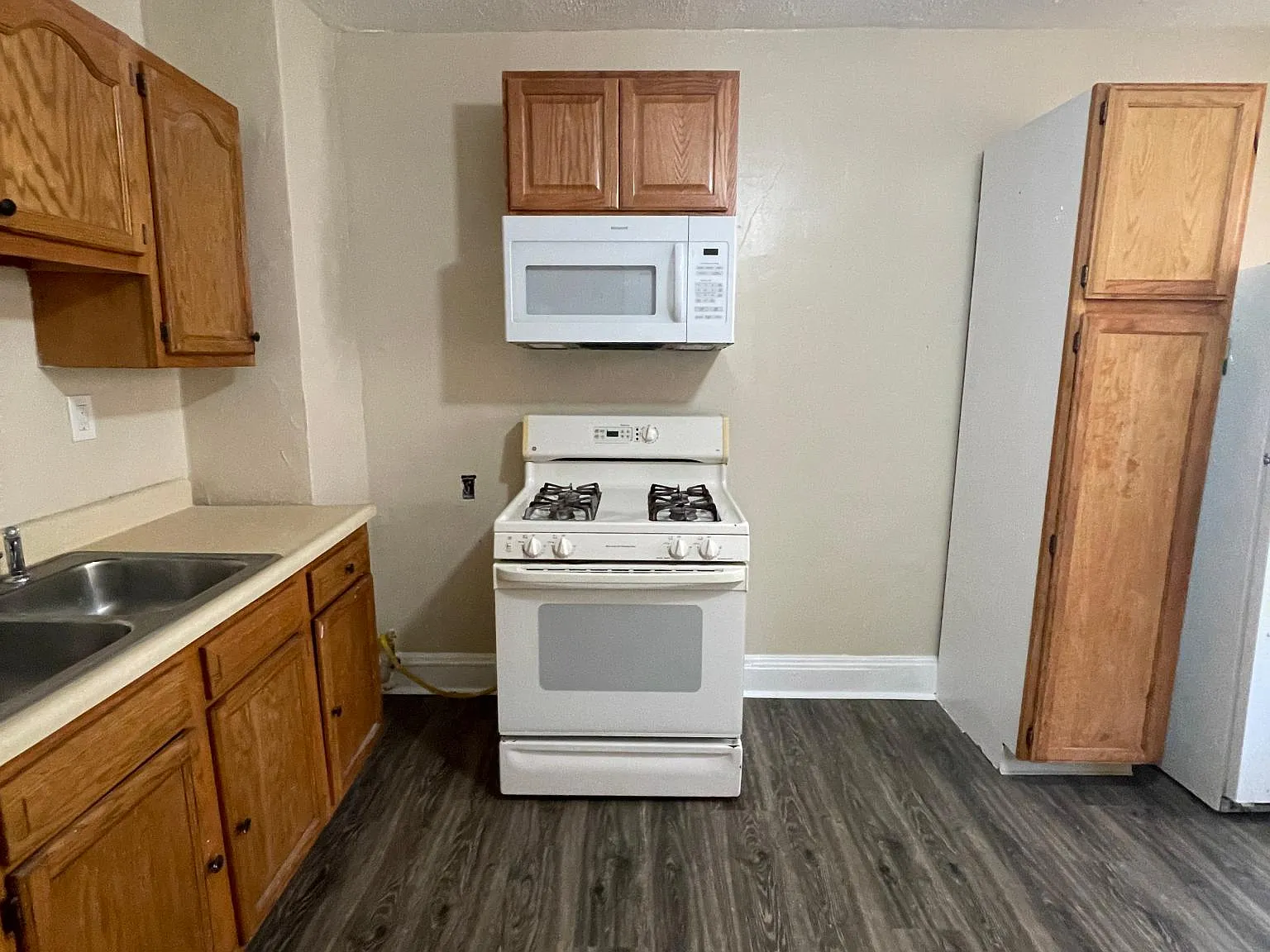 2 bed, 800 sqft, $900 — Photo 3