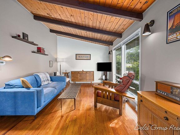 3rd image of 3147 Tuell St NW
