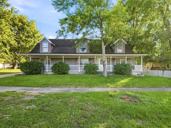 415 E Hamilton St, Odell, IL 60460