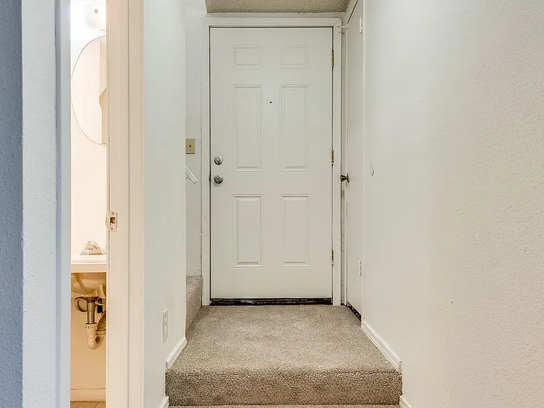 5011 Spencer St #B — Photo 7