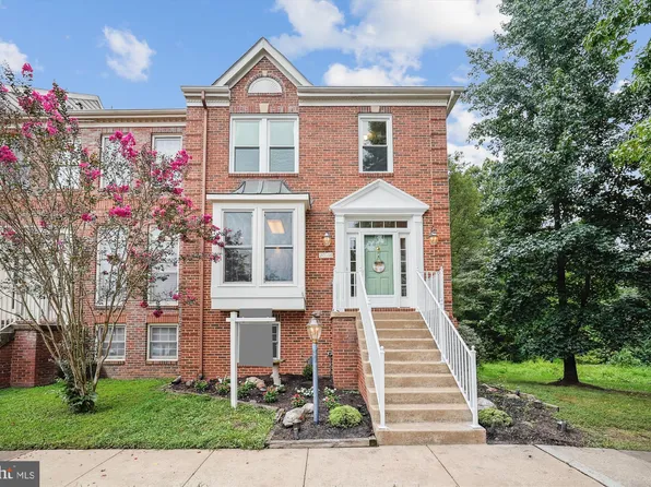 20356 Marguritte Sq, Sterling, VA 20165