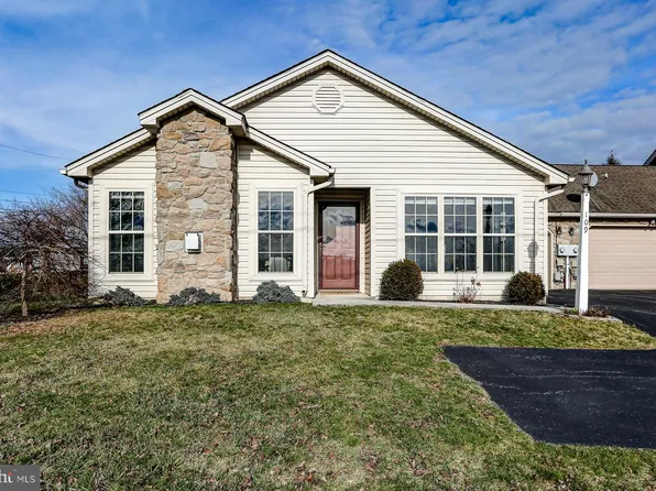 109 Yoe Dr, Red Lion, PA 17356