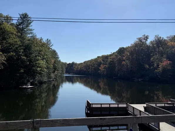 247 Dewdrop Ln, Hedgesville, WV 25427