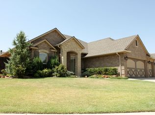 19413 Crest Ridge Dr, Edmond, OK 73012