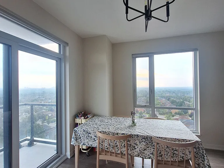 7950 Bathurst St #1415 — Photo 36
