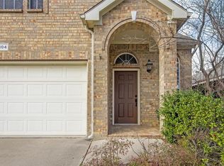 3104 Hollow Valley Dr, Fort Worth, TX 76244