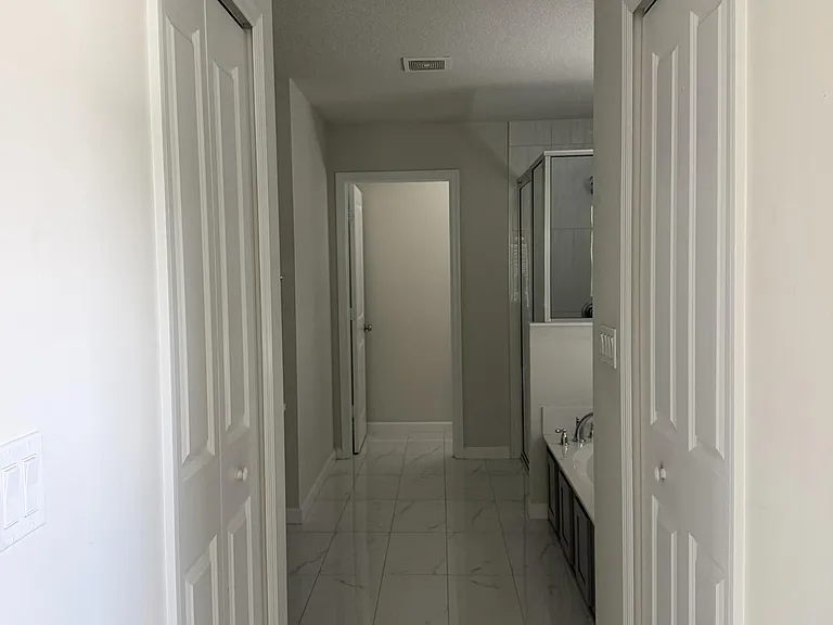 4634 SW Athena Dr — Photo 23