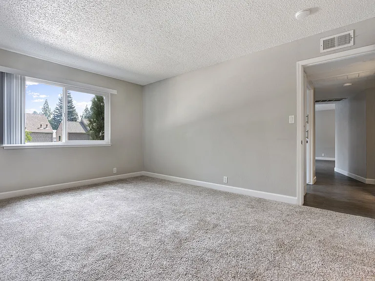 Reserve at Walnut Creek — Photo 12