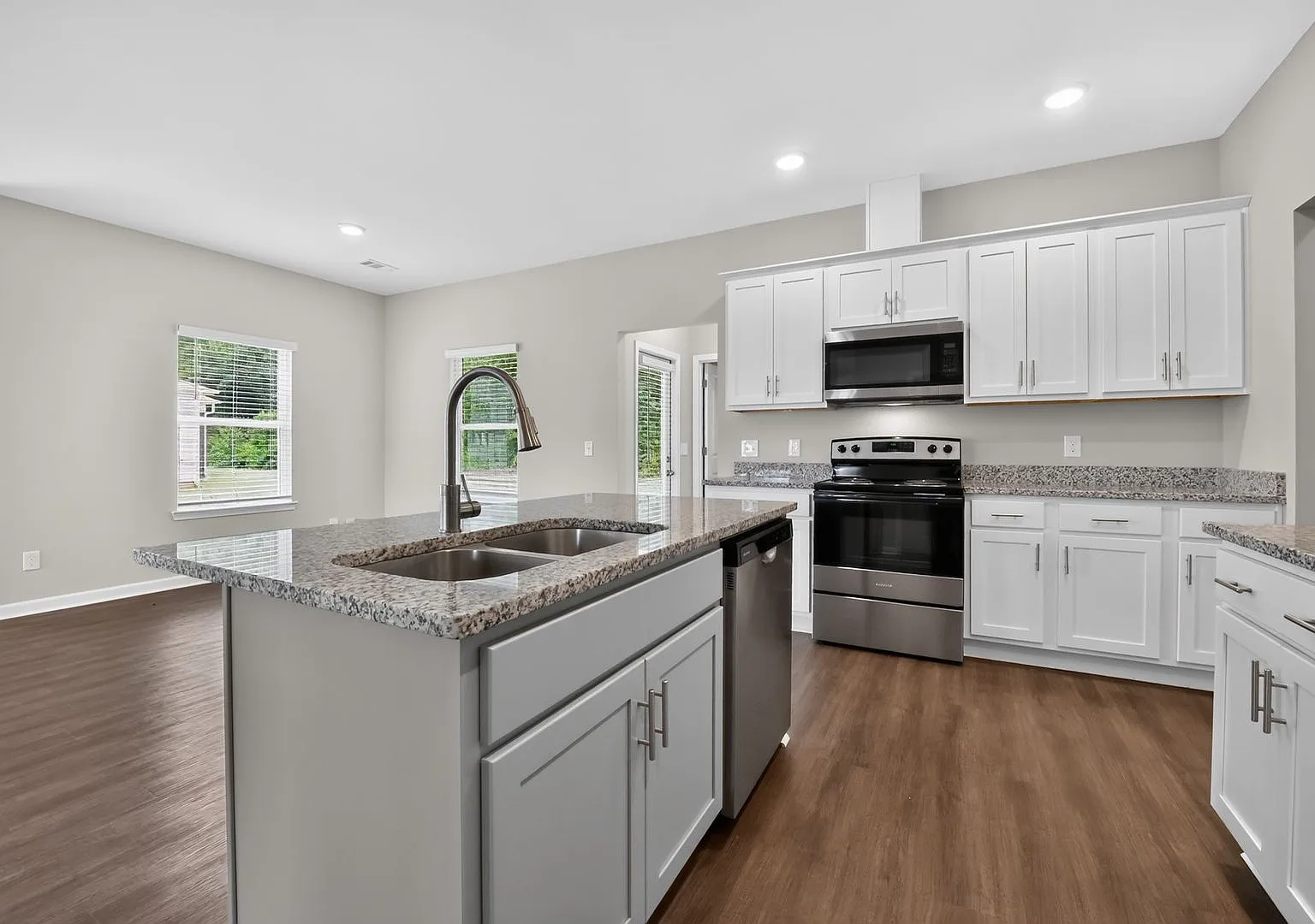 4323 Alderic Street 3 Bed 2 Bath! Available Now! — Photo 1