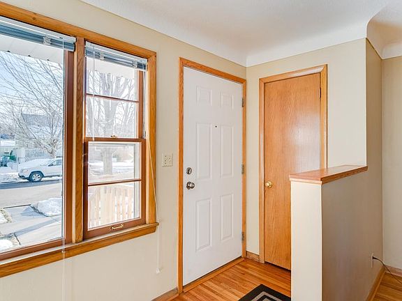 2nd image of 967 Armstrong Ave