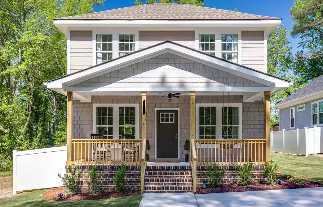 420 1st St — Photo 1