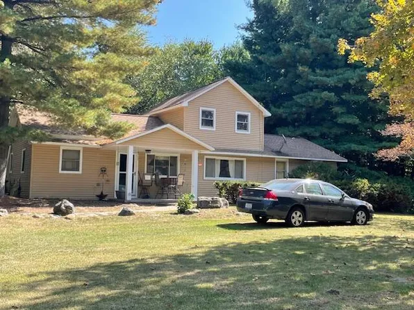 10572 Plank Rd, Milan, MI 48160