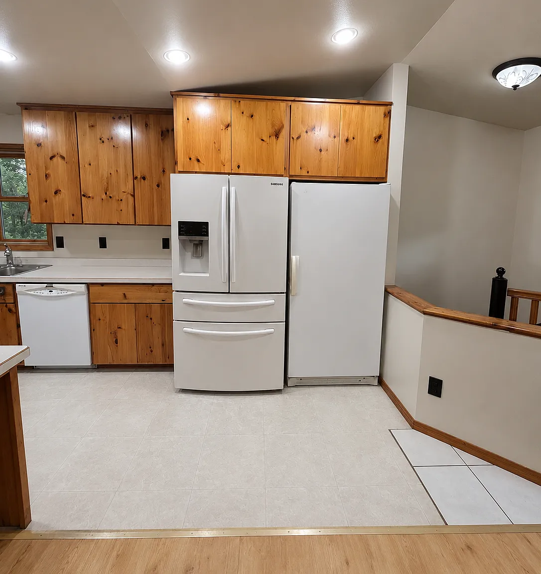3 bed, 2.5 bath, 3600 sqft, $2,600 — Photo 4
