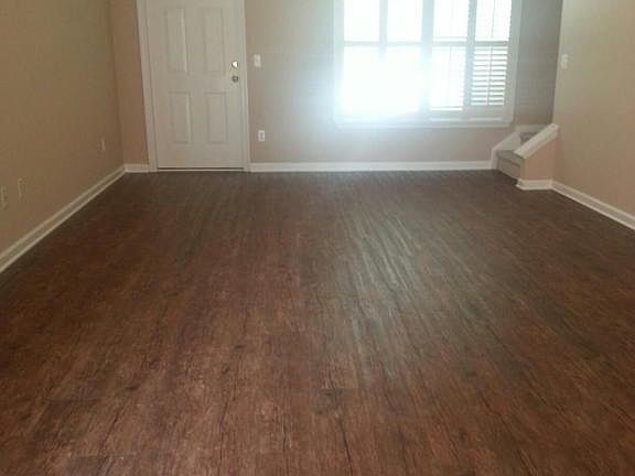 3rd image of 303 Southern Branch Ln