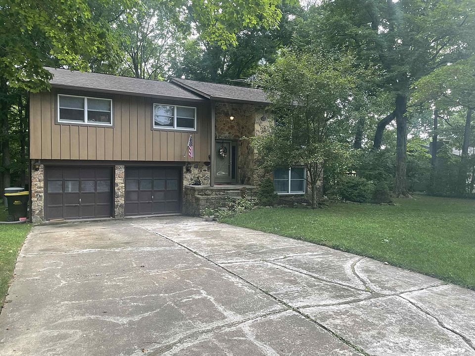 1st image of 1911 W Valley View Dr
