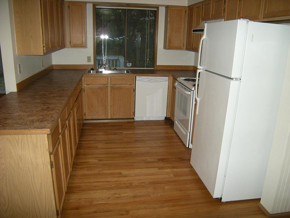 2nd image of 24227 SE 43rd Pl