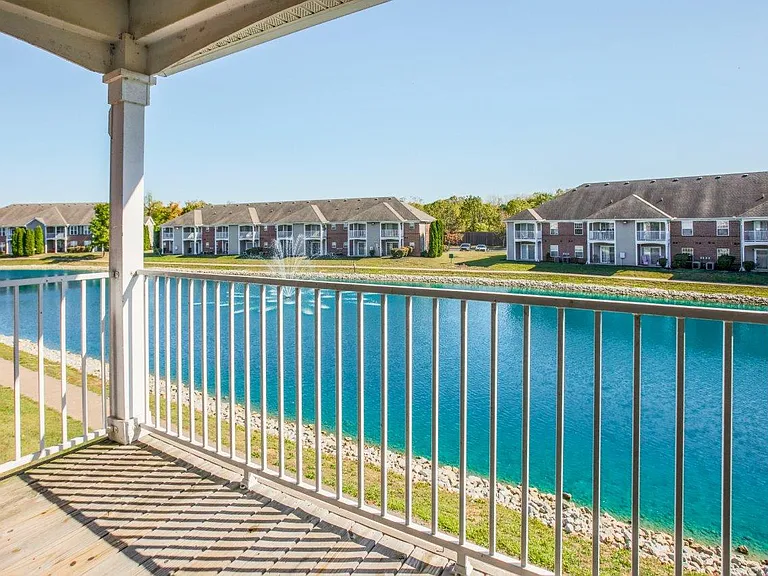 The Lakes of Beavercreek Apartment Homes — Photo 25