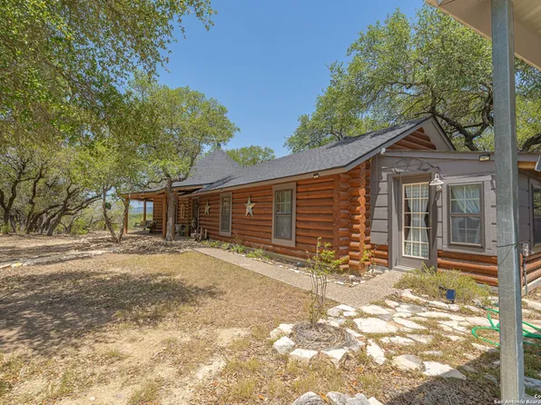 620 Lake Forest, Pipe Creek, TX 78063