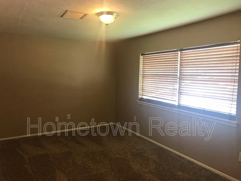 1013 Kelly Park Rd — Photo 18
