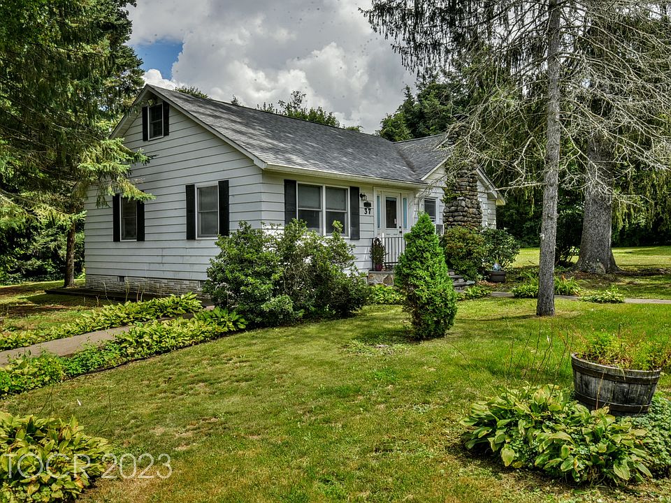 1st image of 37 Lakelands Ave