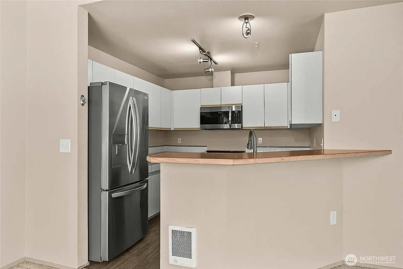 2 bed, 1032 sqft, $2,500 — Photo 4