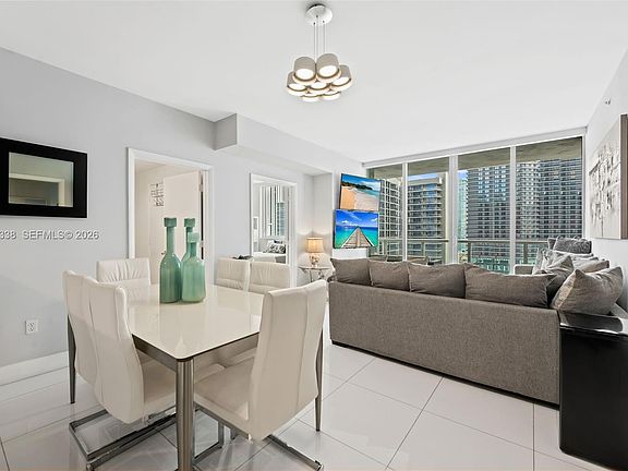 5th image of 253 NE 2nd St APT 2501