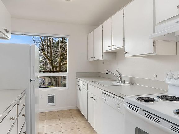 Bright kitchen