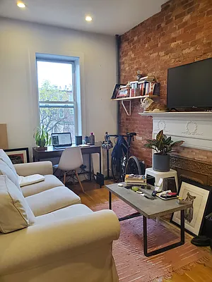 Rented by Lang Realty LLC | media 8