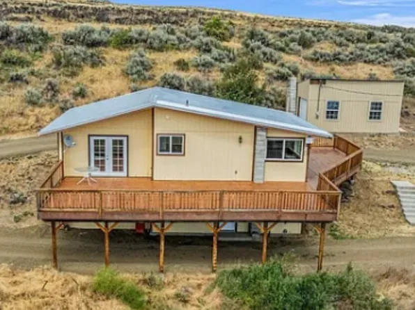 612 Road S SW, East Wenatchee, WA 98802