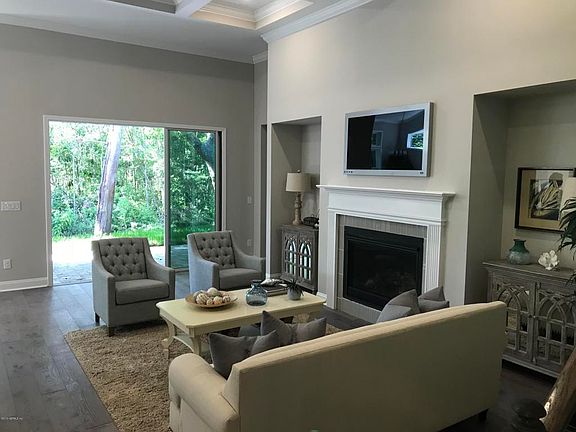 5th image of 6 Moss Oaks Dr