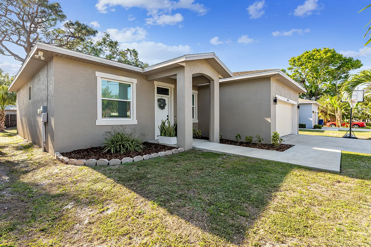 Building Photo - 13254 Clay Ave