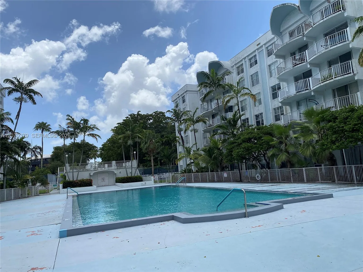 Montecarlo Condo — Photo 4