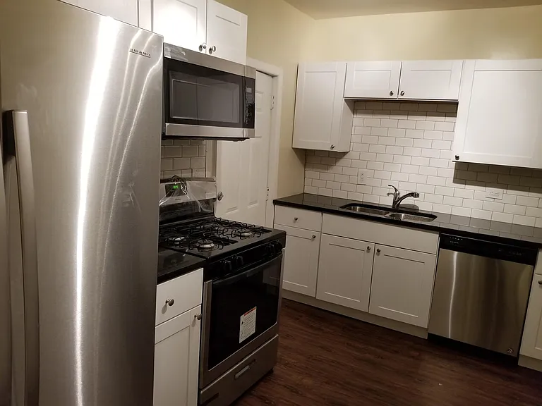 1838 S May St #2F — Photo 1