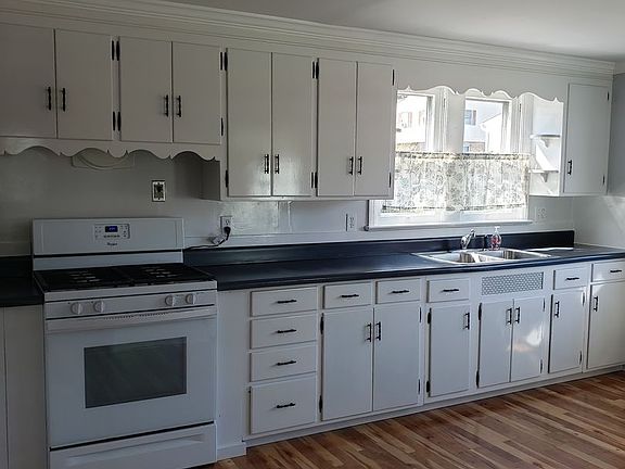 2nd image of 343 W Baltimore St