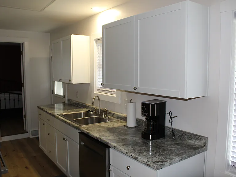 128 S Clark St — Photo 14