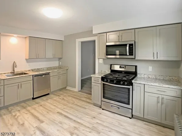 725 Sampson Ave, Alpha Boro, NJ 08865